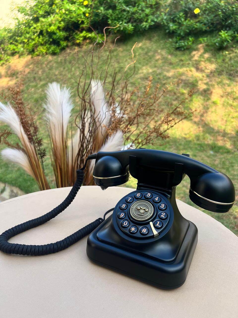 Telefone vintage preto GravaFone para audio guestbook
